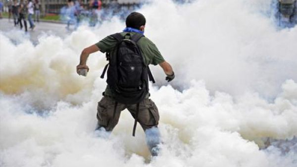 الناتو يدعو إلى "نزع فتيل الأزمة" بين تركيا ودول أوروبية
