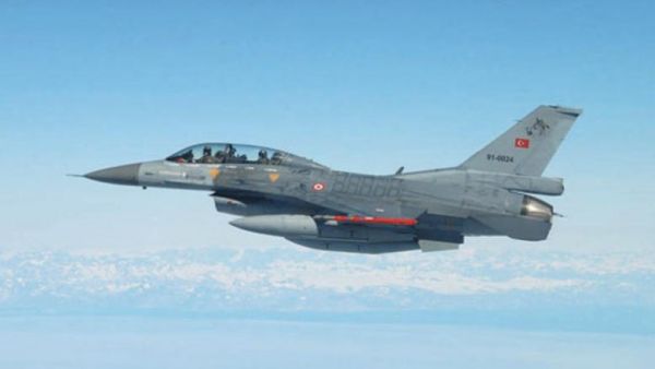 Turkish F-16 fighter jets hit three Daesh targets in Syria on Friday morning. (Twitter)