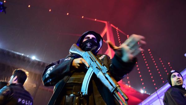 "اعتقلوا يلي بهين شهدائنا"