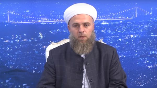 "[If] you see a man with long hair from afar you may think he is a woman if he does not have a beard" (YouTube screengrab)