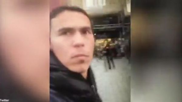 منفذ الهجوم ظهر وهو يصور نفسه في شوارع إسطنبول