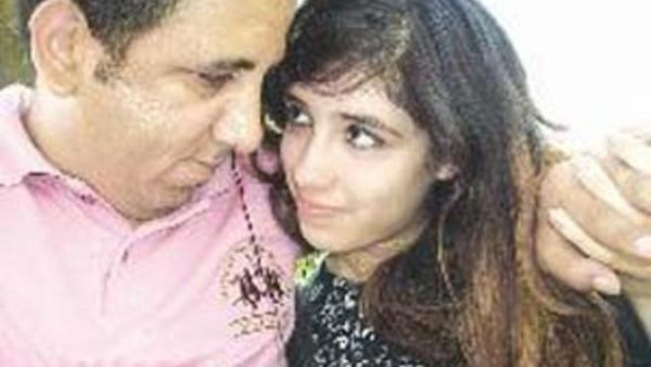 علياء وصديقها علياء وصديقها