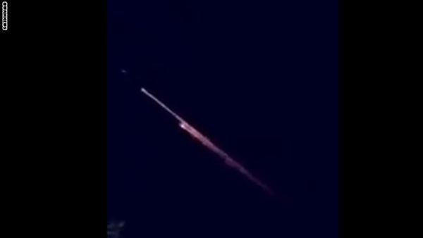 ما شوهد في سماء البلاد هو عبارة عن نيزك اخترق مدار الأرض