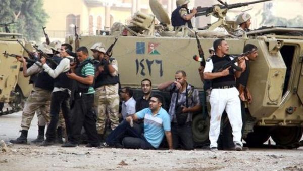 Security forces have arrested at least 85 individuals in their "hunt" for Morsi supporters in Kerdasa (Courtesy of DW)