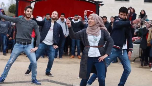 دبكة فلسطينية في جامعة بيرزيت