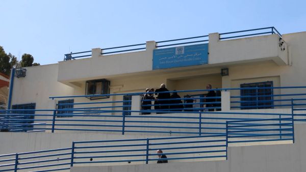  "الأونروا" "شريان حياة بالنسبة للاجئين المقيمين في 58 مخيماً 