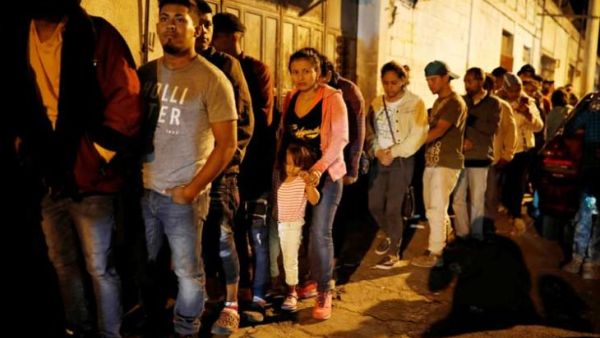 قوافل الهجرة القادمة من أمريكا الجنوبية باتجاه الحدود الأمريكية مع المكسيك تثير جدلا كبيرا بالولايات المتحدة الأمريكية