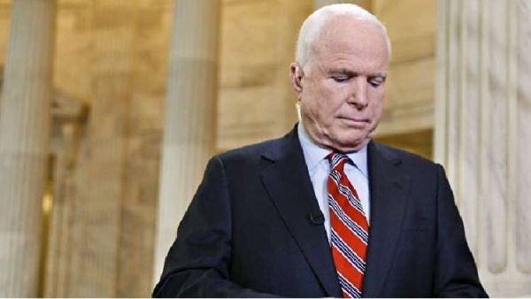 السيناتور السابق جون ماكين