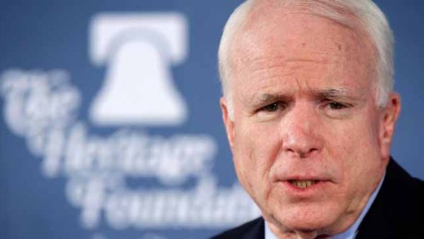 السناتور الامريكي الجمهوري جون ماكين