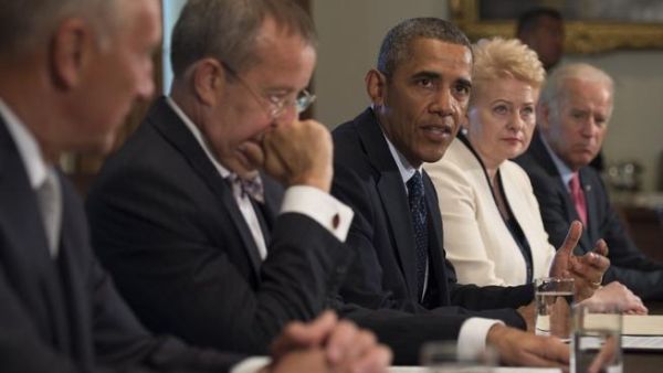 US President Barack Obama delivers a statement on Syria during a meeting with Latvia President Andris Berzins, Estonia President Toomas Hendrik Ilves Lithuania's President Dalia Grybauskaite and Vice President Joe Biden at the White House in Washington, DC, August 30, 2013.  AFP PHOTO/Jim WATSON