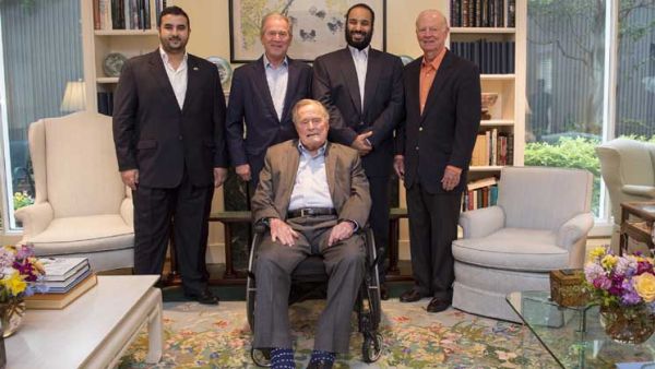 بن سلمان يلتقي بوش الأب والإبن