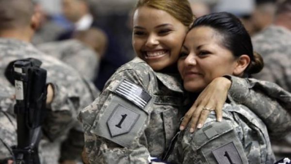 البنتاغون أنهى حظرًا على خدمة المتحولين جنسيًا علانية في الجيش الأمريكي عام 2016 