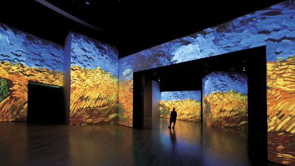 Visitors are introduced to a unique symphony of light, colour and sound as famous artworks are shown in their entirety, broken down into highlighted sections or magnified on a huge scale. Visitors are introduced to a unique symphony of light, colour and sound as famous artworks are shown in their entirety, broken down into highlighted sections or magnified on a huge scale.