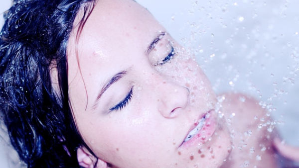 أن غسل البشرة هو عملية توازن بين نظافة البشرة ومنحها المواد المغذية الضرورية