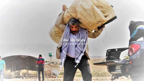 الوزير عساف في الخان الاحمر 