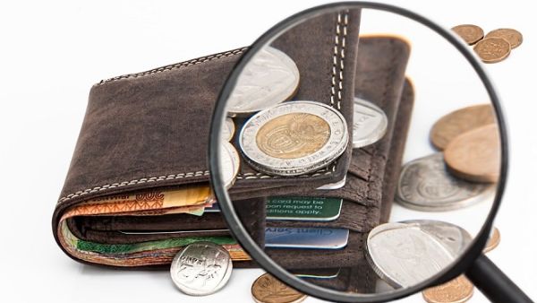 Here's a guide to help you navigate conversations more effectively when it comes to negotiating financial products. (Pixabay)