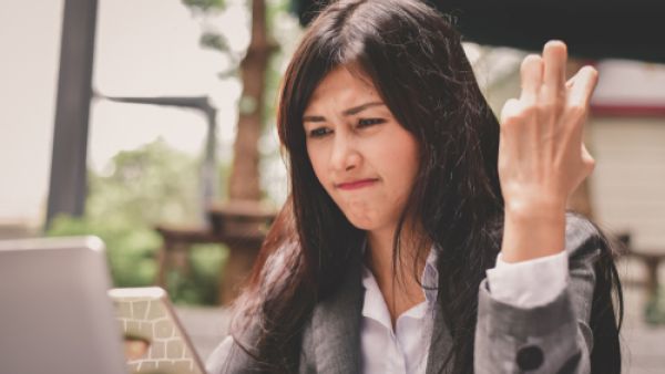 يجب دعم الفرد لنفسه في حلّ المشكلة التي يواجهها
