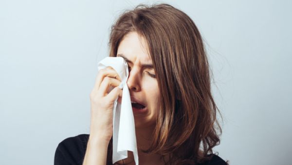 مسألة بكاء المرأة ترتبط بشكل أساسي بهرمون البرولاكتين

