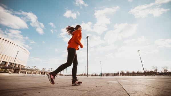 تعتبر آلام العضلات بعد ممارسة الرياضة أمراً طبيعياً خاصة في بدايتها