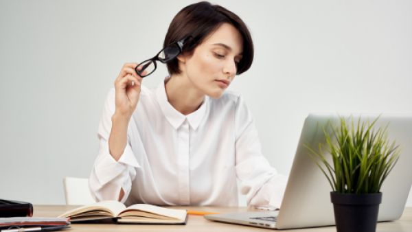 تبحث المرأة الأسد عن الرجل الذي يستطيع منحها الشعور بالأمان الدائم
