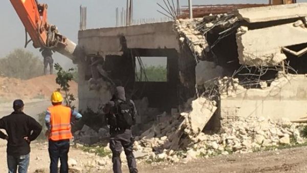 Israeli bulldozers demolished building in Palestinian (Twitter) Israeli bulldozers demolished building in Palestinian (Twitter)