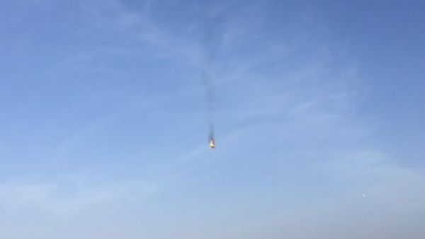 صورة نشرت للطائرة البحرينية لحظة احتراقها وسقوطها