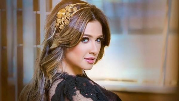 الفنانة ياسمين عبد العزيز 