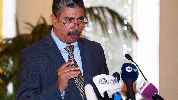 Yemen's President Abedrabbo Mansour Hadi has relieved Prime Minister and Vice President Khaled Bahah of his duties in government, a presidency source told AFP on April 3, 2016. (AFP/Stringer)