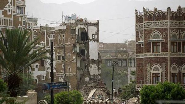 Houses in the UNESCO World Heritage site in Yemen's capital of Sanaa are seen destroyed on June 12, 2015, after an overnight Saudi-led airstrike. (AFP/Mohammed Huwais)