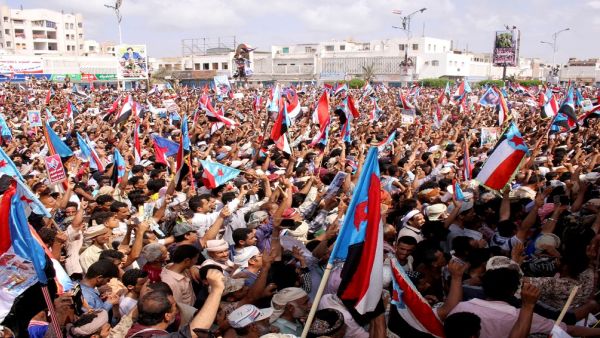 تظاهرة حاشدة، وصفتها تقارير إعلامية محلية بأنها “أضخم تظاهرة على الإطلاق” في مدينة عدن