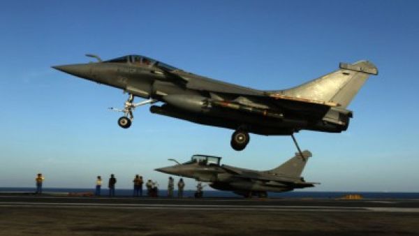 كثير من المواطنين بدأوا بالنزوح من مدينة المخا خوفاً من بدء عملية عسكرية برية بداخلها