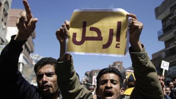 الأحمر ناشد خادم الحرمين الشريفين الملك عبدالله بن عبدالعزيز منع الرئيس اليمنى من العودة 