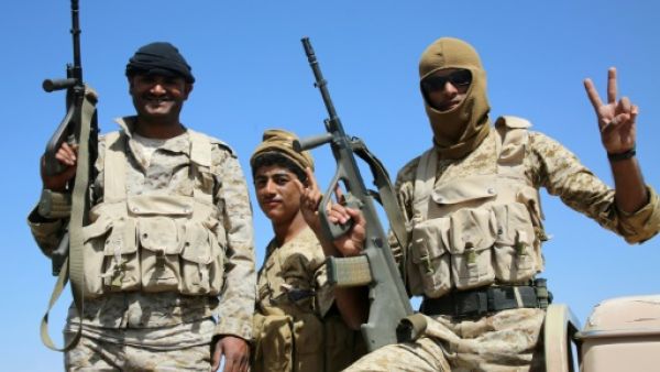 مقاتلون قبليون من انصار الرئيس اليمني عبدربه منصور هادي في محافظة مأرب
