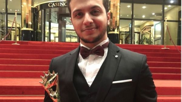 بعد فوزه بالجائزة: مغني (هلا بالخميس) يرد على انتقاد أحلام