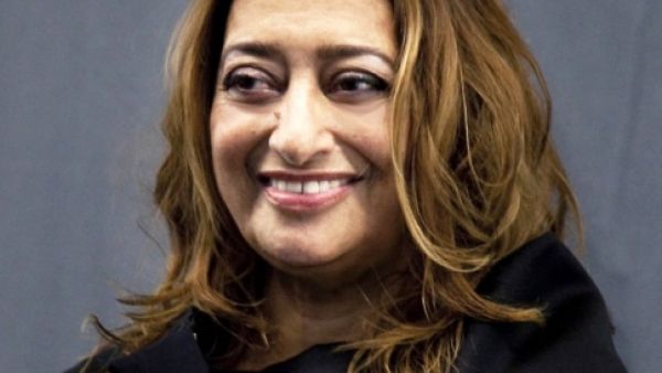 زها حديد، القادمة من الشرق وأذهلت العالم بتصاميمها الخارجة عن المألوف