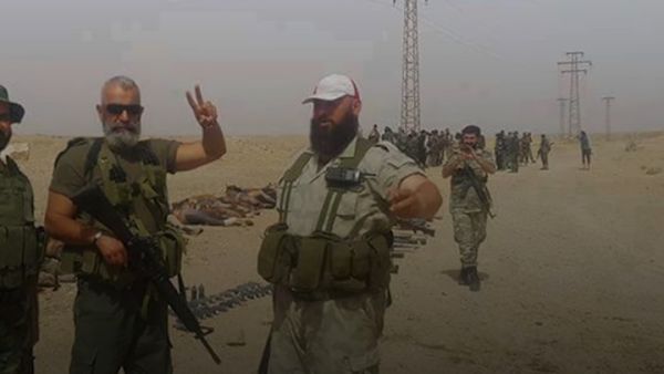 ليست المرة الأولى التي يظهر فيها زهر الدين متباهيا أمام جثث داعش 