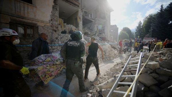 المجلة شبهت ضحايا الزلزال بالمعركونة الإيطالية - أرشيف