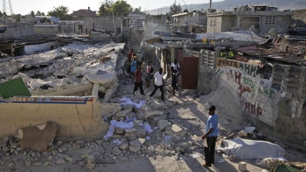 مقتل 11 على الأقل في زلزال هايتي
