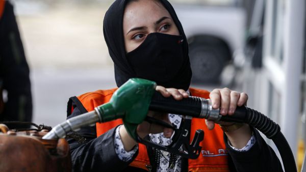 عون يدين الاحتجاجات 