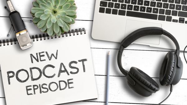10 of the Best Business Podcasts of 2022