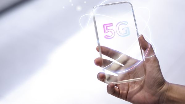 China's Huawei back to making 5G phones