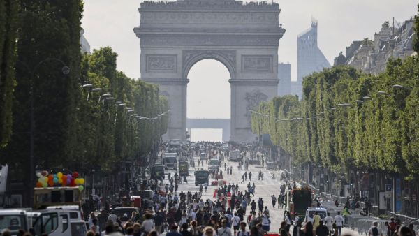 Paris’ couture week to ‘go as planned’