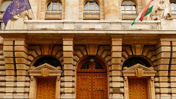 Hungary cut interest rates to boost economy