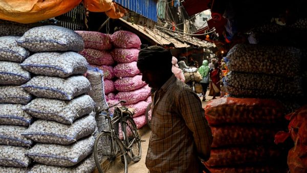Onion export taxes to curb skyrocketing inflation in India