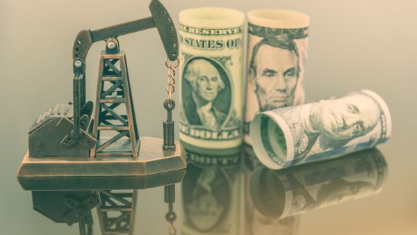 Oil prices up on stronger US dollar