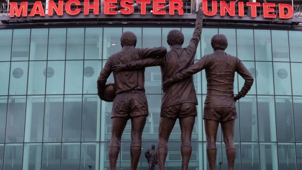 Investors pull Qatari bid to buy Manchester United