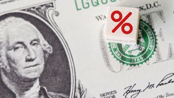 Fed pins US interest rate for now
