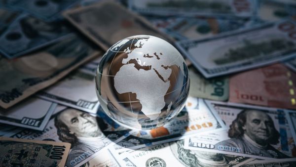 Inflation risks decoupling of global monetary policy