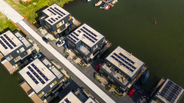 UAE Sells World's First Environment-Friendly Floating House for Dh20 Million