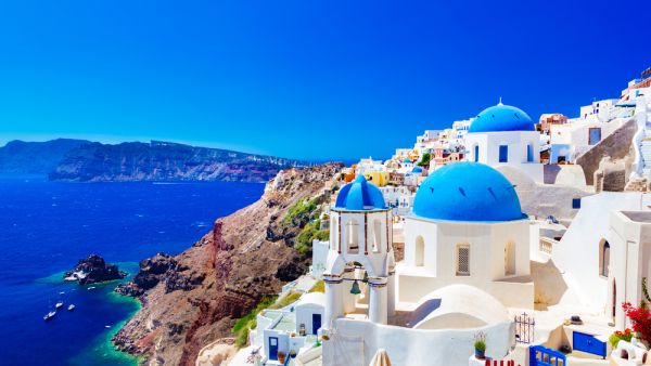 Greece Becomes a Magnet for Arab Tourists